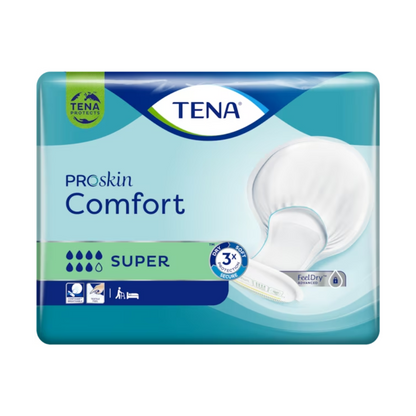 L'emballage de la protection d'incontinence TENA Comfort Super, avec sa représentation claire du produit, souligne à travers des icônes explicites les propriétés testées dermatologiquement et de protection contre l'humidité. Le design principalement en bleu et vert facilite l'identification.