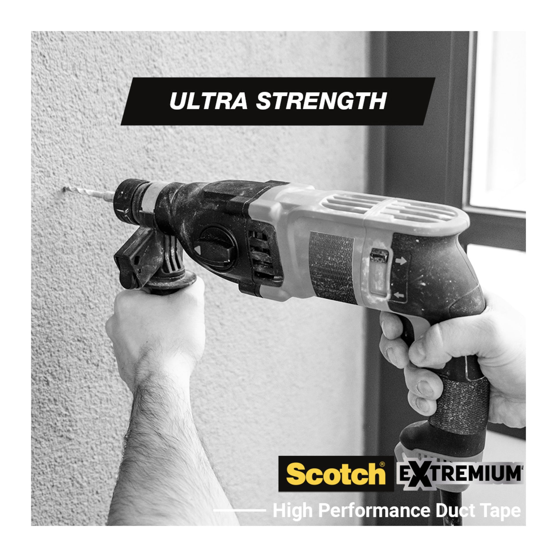 Eine Person bohrt mit einer Bohrmaschine in eine strukturierte Wand. Das Bild zeigt "ULTRA STRENGTH" und in der Ecke das Scotch® Extremium™ Ultra Hochleistungs-Klebeband DT17 (25 m x 48 mm, 1 Rolle/Paket) der 3M Deutschland GmbH.