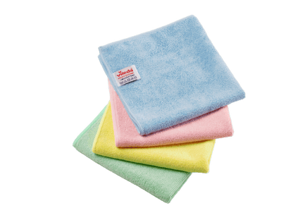 Vier gestapelte Vileda Professional r-MicroTuff Swift Microfasertücher in Blau, Rot, Gelb und Grün.