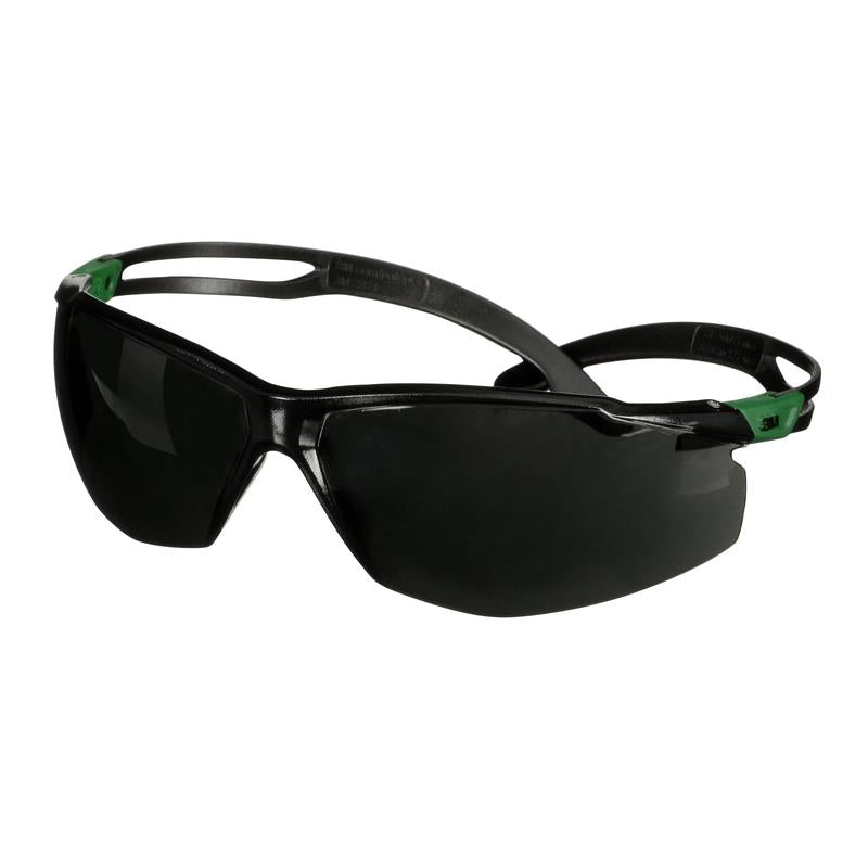 3M™ SecureFit™ 500 Schutzbrille, grün/schwarze Bügel, Antikratz-Beschichtung+ (K), graue Scheibe Schutzstufe IR 5.0, SF550ASP-GRN-EU, 20 pro Packung | Packung (1 Stück)