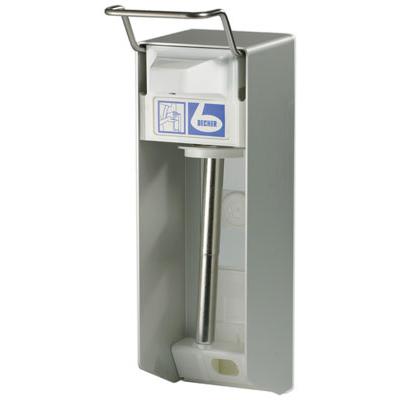 Le Dr. Becher distributeur mural avec boîtier en aluminium de la Dr. Becher GmbH dispose d'un système de dosage hygiénique et d'un design élégant pour montage mural avec levier argenté. Il a une façade en plastique blanc avec étiquette et une buse métallique robuste pour la distribution de savon.